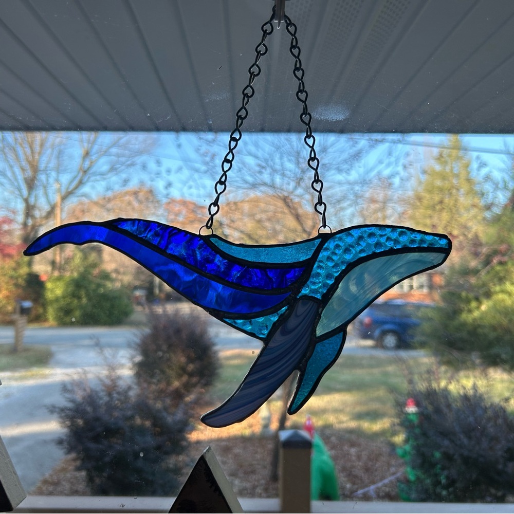 stained glass “oh whale” 🐳 

MADE BY ME

Yellow daze Glassworks